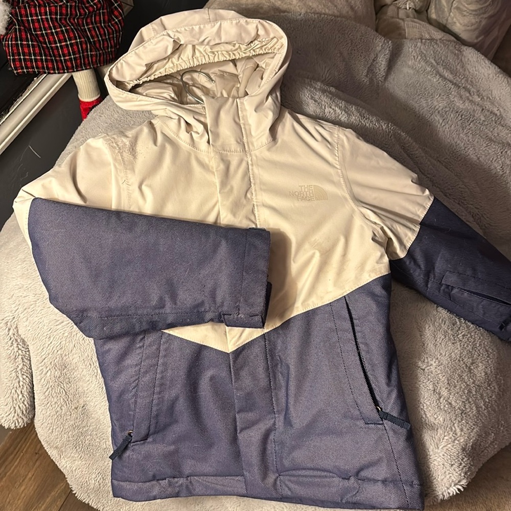 The North Face Dryvent winter jacket. Size 5 girls. VERY warm! Used - good cond